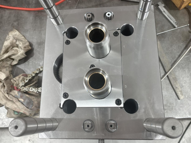 門頭溝區(qū)送禮佳品保溫杯批量定制 歡迎來電 邦坤精密模具供應(yīng)