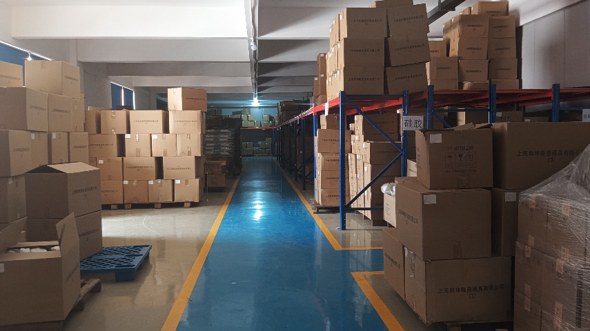 河西区生日礼物玻璃杯性能 欢迎来电 邦坤精密模具供应