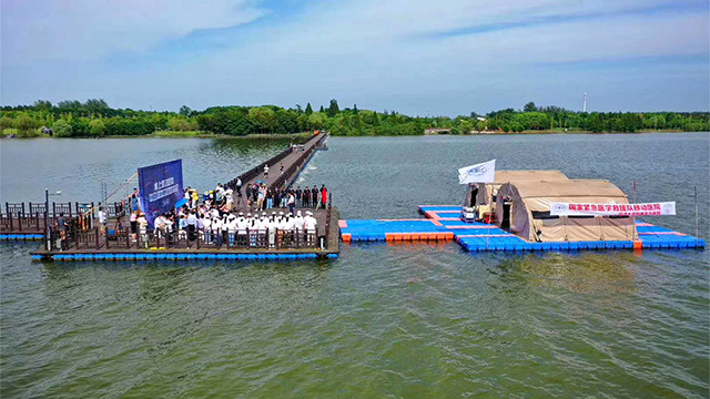 上海公園水上浮橋設(shè)施 上海旗華水上工程建設(shè)股份供應(yīng)