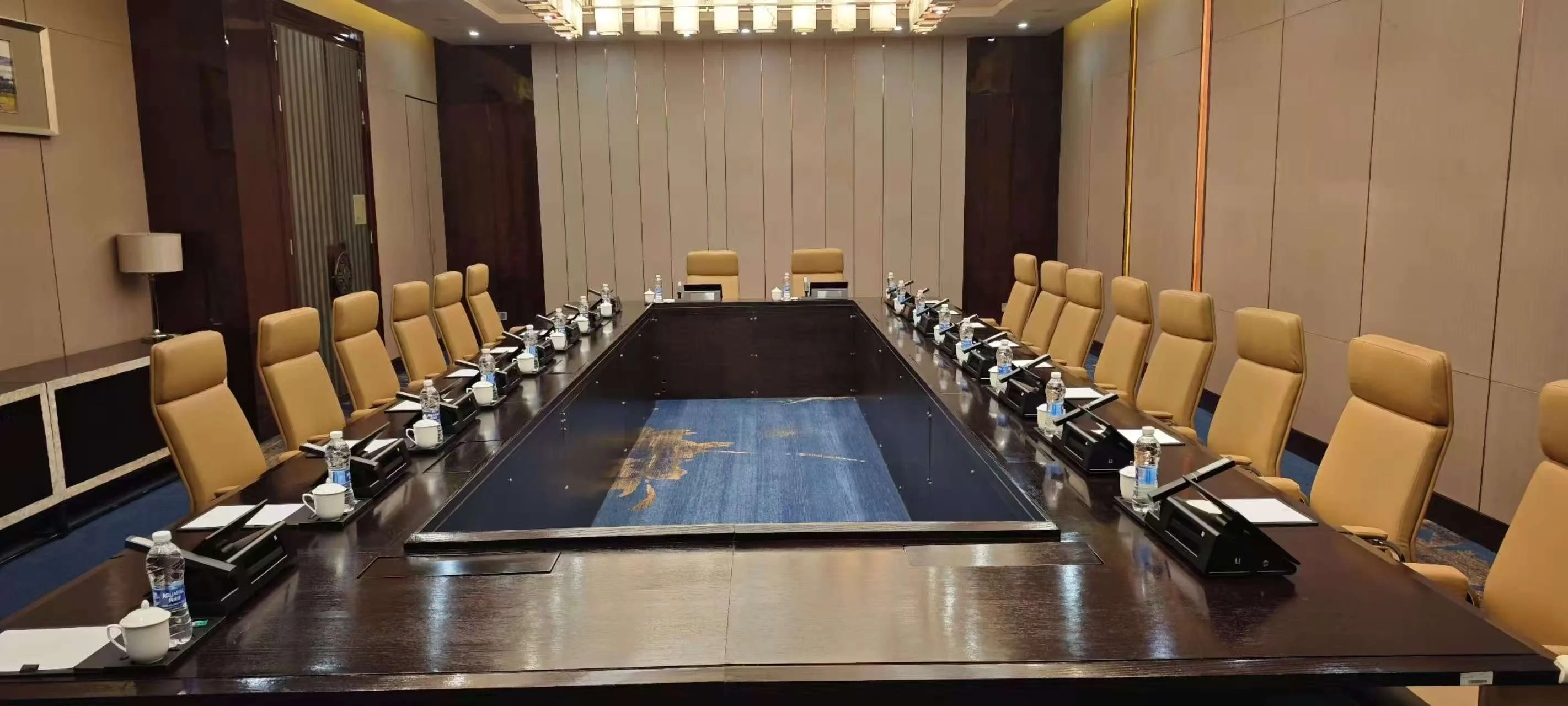 【无纸化会议室案例】广州助力赤峰富力万达嘉华酒店会议室升级