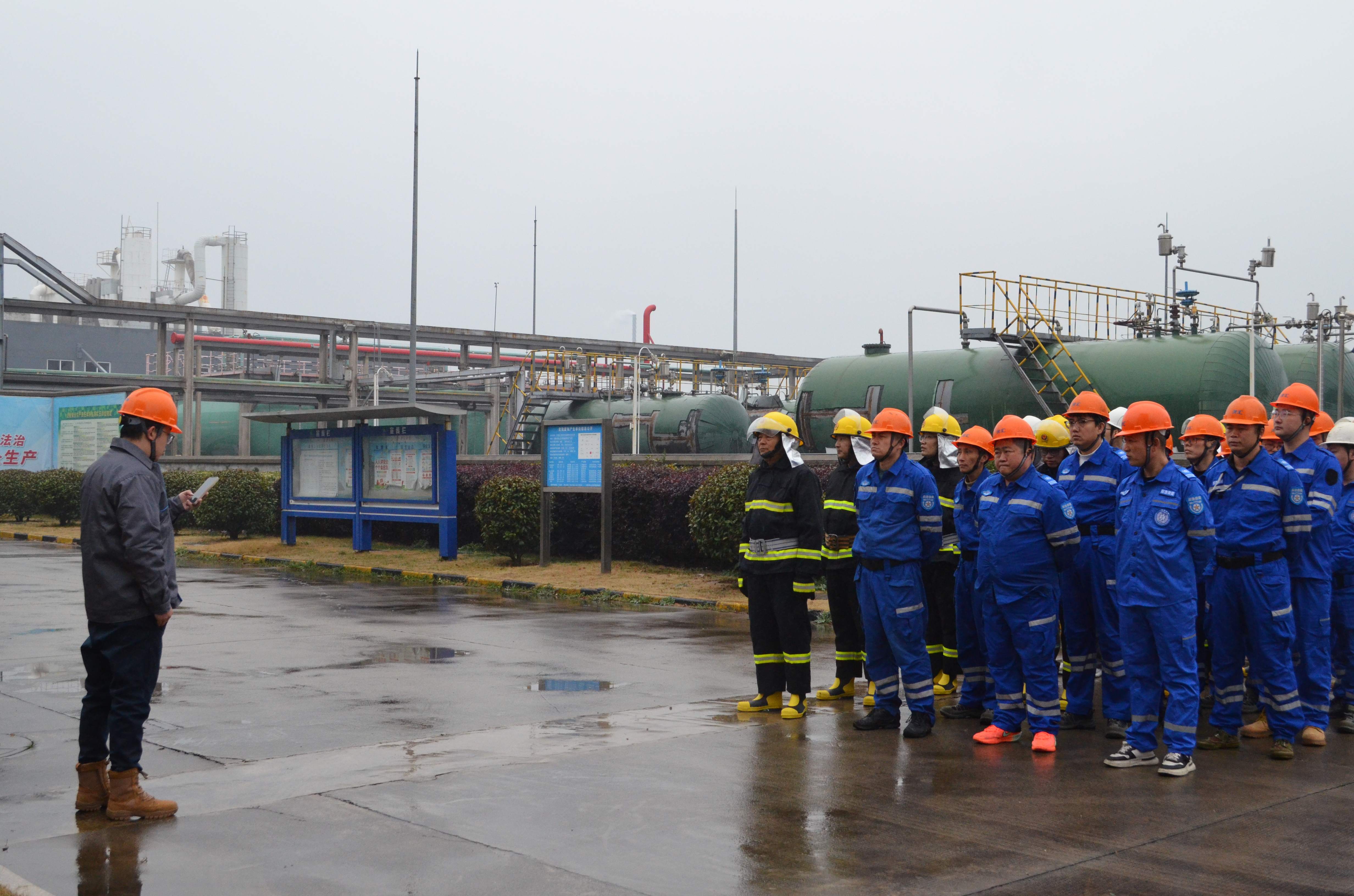 拼搏在线新材2026年综合应急演练圆满完成 以实战锤炼应急本领，用演练守护安全防线