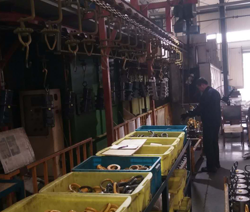 懸掛鏈噴淋清洗機(jī) 懸掛式超聲波清洗機(jī) 高壓噴淋清洗機(jī)