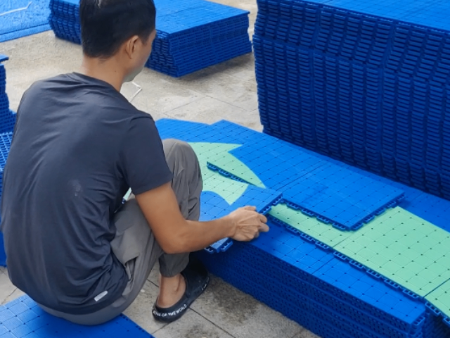 貴州透氣型塑膠跑道運(yùn)動(dòng)場(chǎng)工程工程施工 解決方案 深圳市正兆體育發(fā)展供應(yīng);