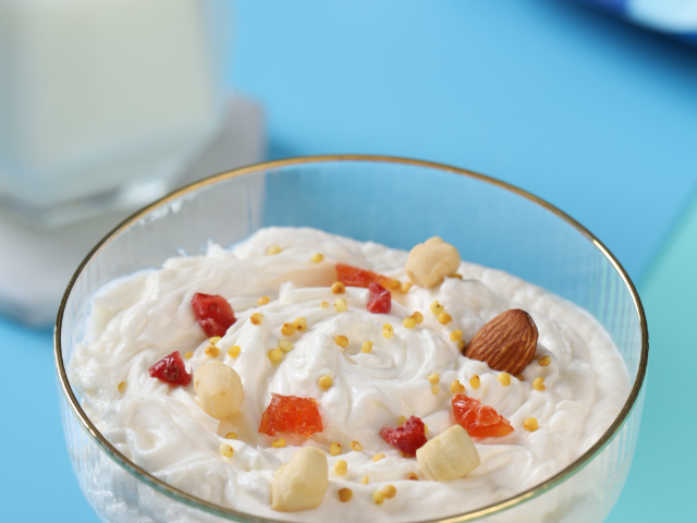 乌海附近哪里有萨礼情鲜奶食生产厂家,萨礼情鲜奶食