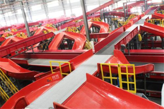 成都全自動(dòng)機(jī)器人焊接線定做廠家 來(lái)電咨詢 成都汀姆沃克科技供應(yīng)