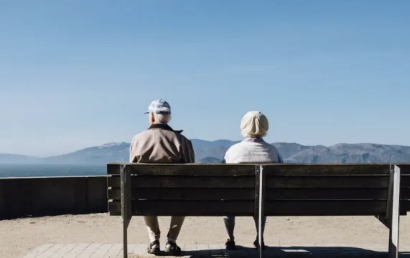 借鑒日本 “終活筆記” 經驗：開拓中國回憶錄市場新藍海