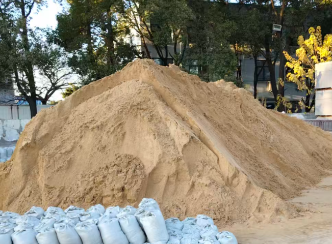 青浦區(qū)細黃沙一噸多少錢 誠信經(jīng)營 上海萬初建筑工程供應