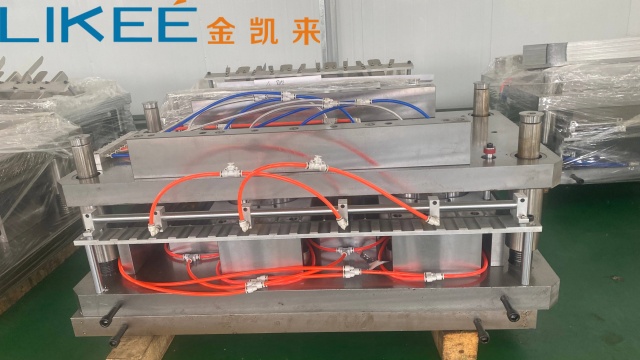 湖北全卷邊鋁箔餐盒模具生產(chǎn)車間 信息推薦 上海金凱來(lái)機(jī)械模具供應(yīng)