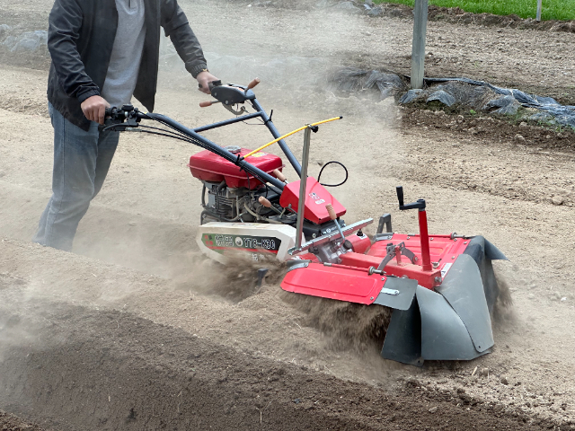 懷柔區自走式草莓起壟機 悅田科技 無錫悅田農業機械科技供應