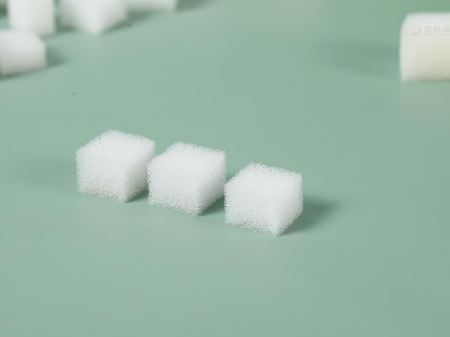 定制化填充方案：小方塊海綿顆粒滿(mǎn)足各類(lèi)產(chǎn)品的填充需求