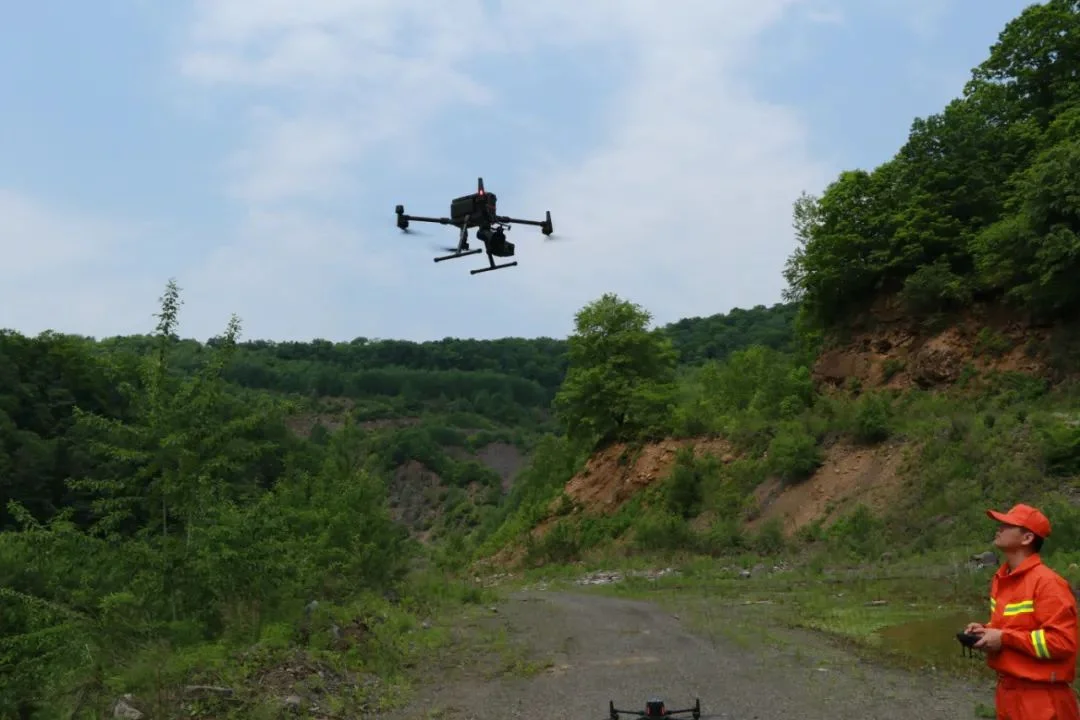 無人機山岳救援