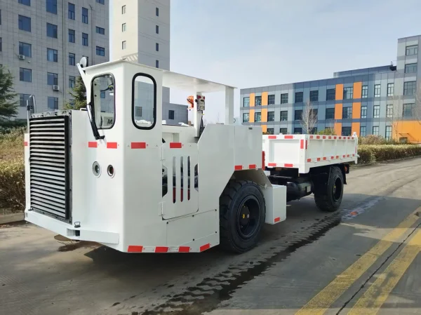 WCJ5E 防爆柴油机无轨胶轮车