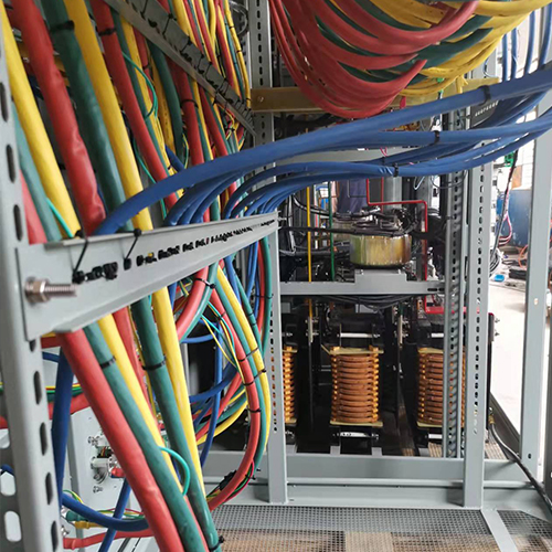 調(diào)壓穩(wěn)壓電源的常見(jiàn)故障及解決方法