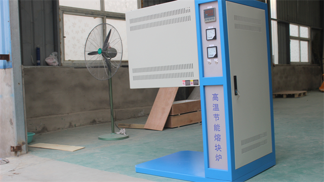 河南高溫熔塊爐廠家 貼心服務(wù) 河南省國鼎爐業(yè)供應(yīng)