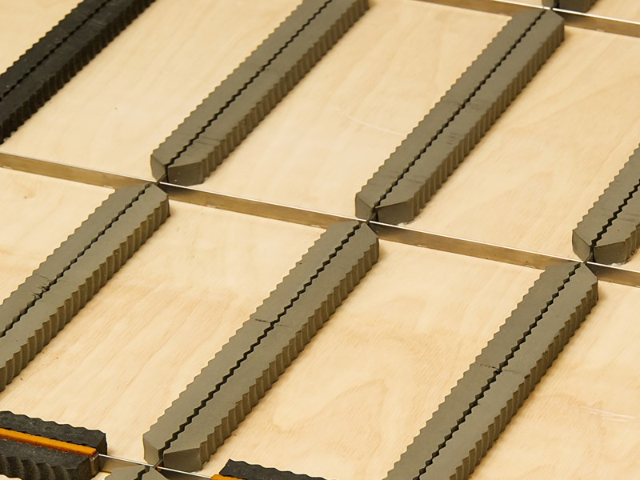 海綿膠墊刀版彈墊 深圳市深華印刷器材科技供應(yīng);