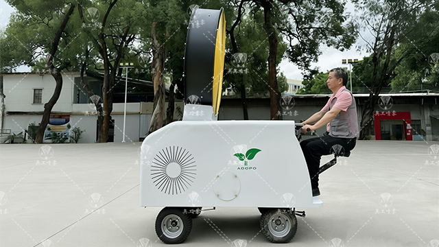 辽宁训练场上户外移动新能源喷雾降温车