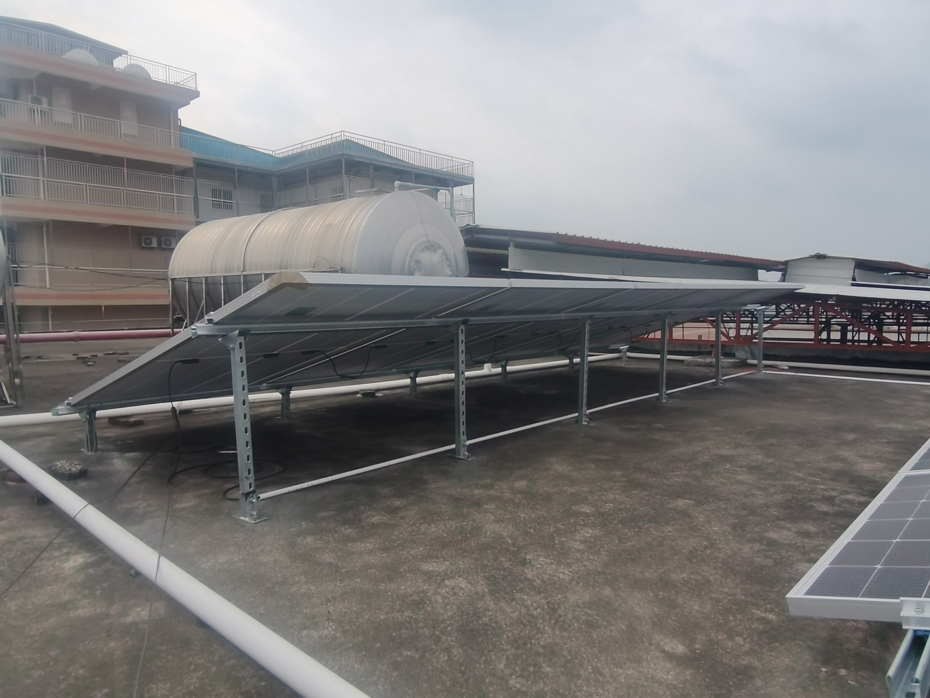 廣東地區-太陽能10KWH系統屋頂安裝