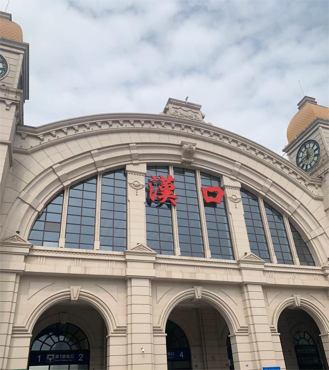 亞行大中華區(qū)集團(tuán)主席鄭大衛(wèi)一行在武漢市考察新能源汽車產(chǎn)業(yè)投資