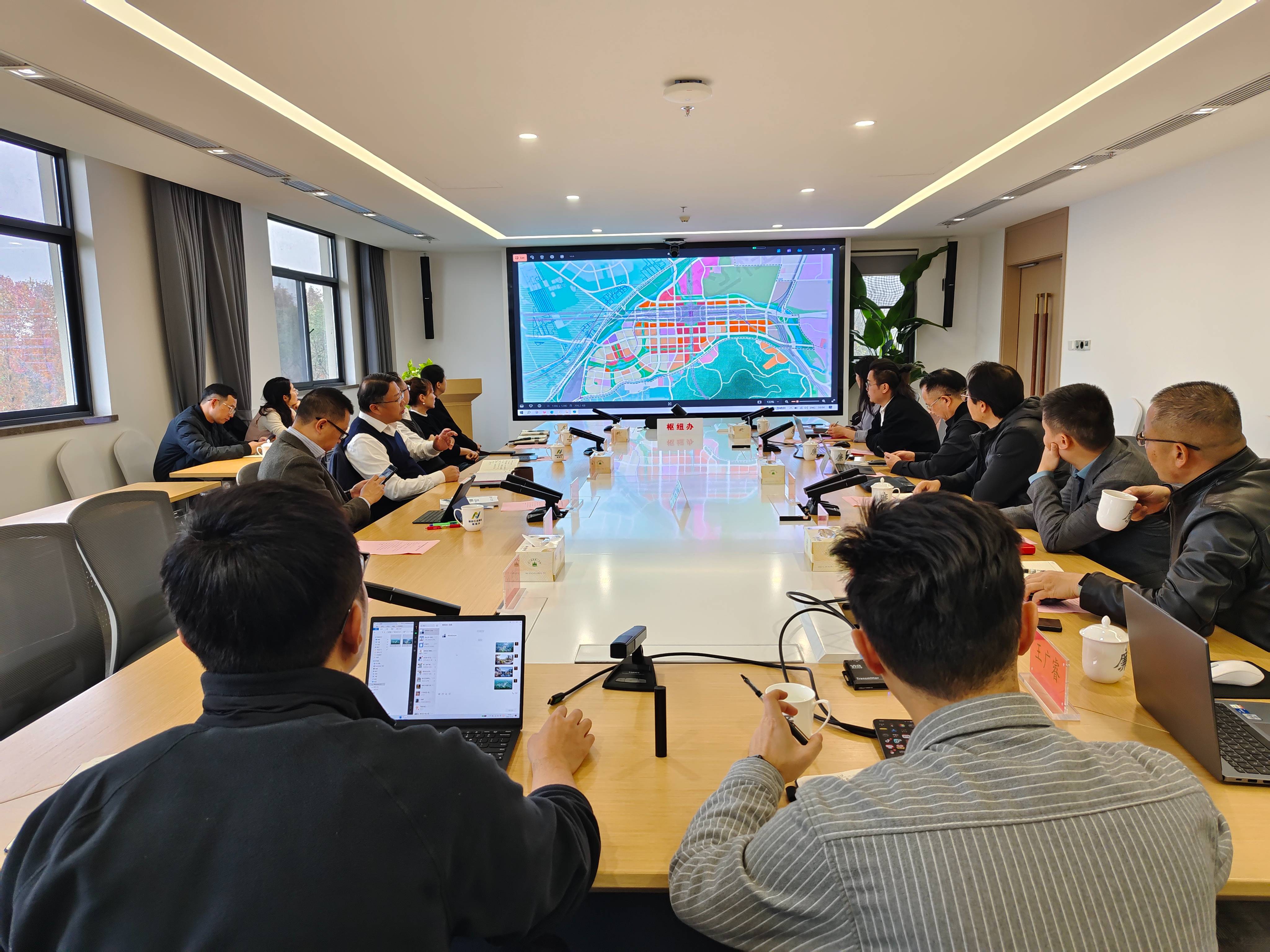 亞行大中華區(qū)集團(tuán)董事局主席鄭大衛(wèi)一行應(yīng)邀拜會(huì)南京江北新區(qū)樞紐辦