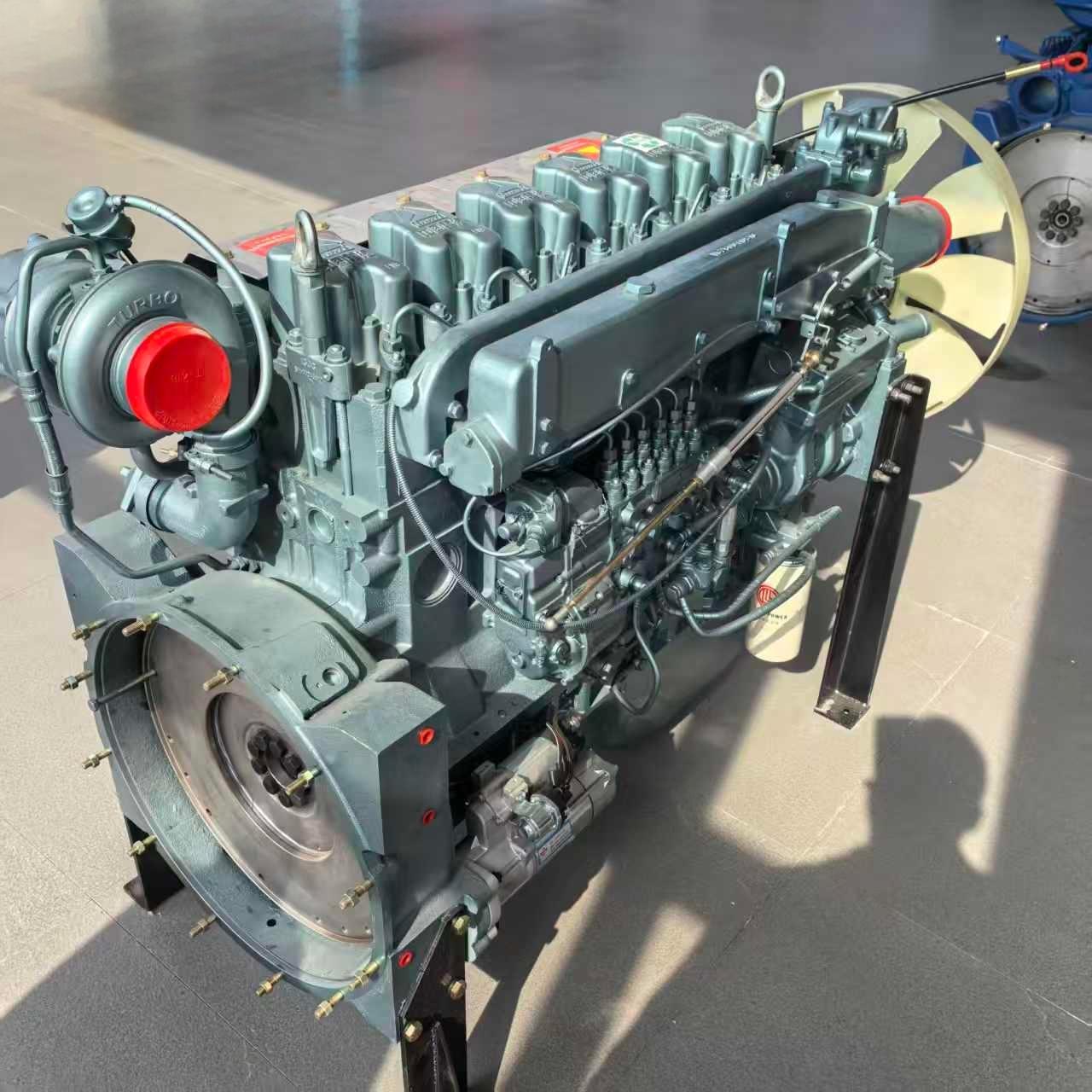 BD615 (266-371 HP) Motoru