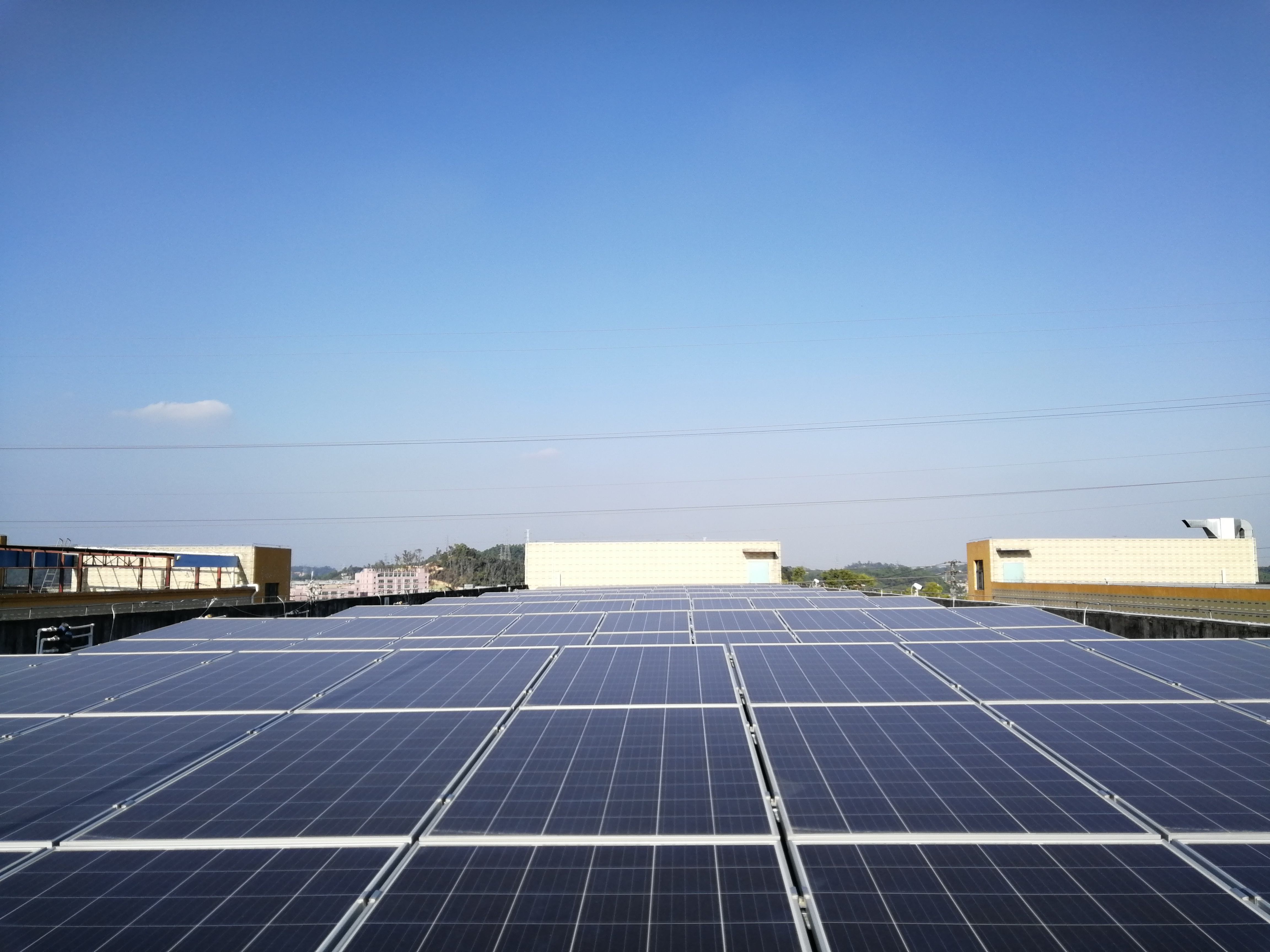 太陽能光伏發(fā)電——讓天更藍(lán)、讓山更綠、讓水更清