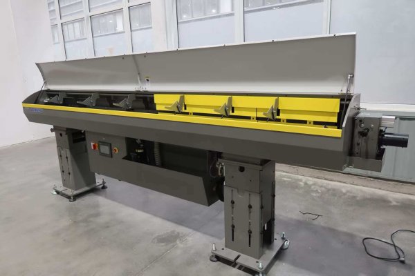 SD-42 自动油膜式送料机 送料直径5-40mm 送料长度3.0米与2.5米 两款 