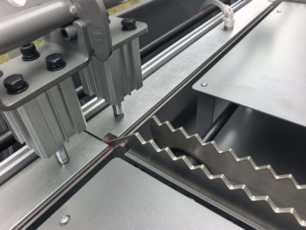 SN-7 自动棒材送料机 送料直径1.5-5mm 送料长度2米与2.5米 