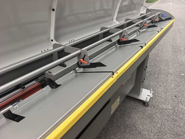 SG-32中型油膜式自动棒材送料机 送料直径5-32mm 送料长度2.5米与3.0米 两款   