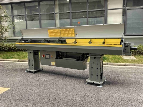 SD-51 大型油膜式自动棒材送料机 送料直径 8-48mm 送料长度3.0米