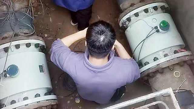 華毅澳峰分體式電磁流量計太陽能雙供電數據多點遠傳系統安裝竣工