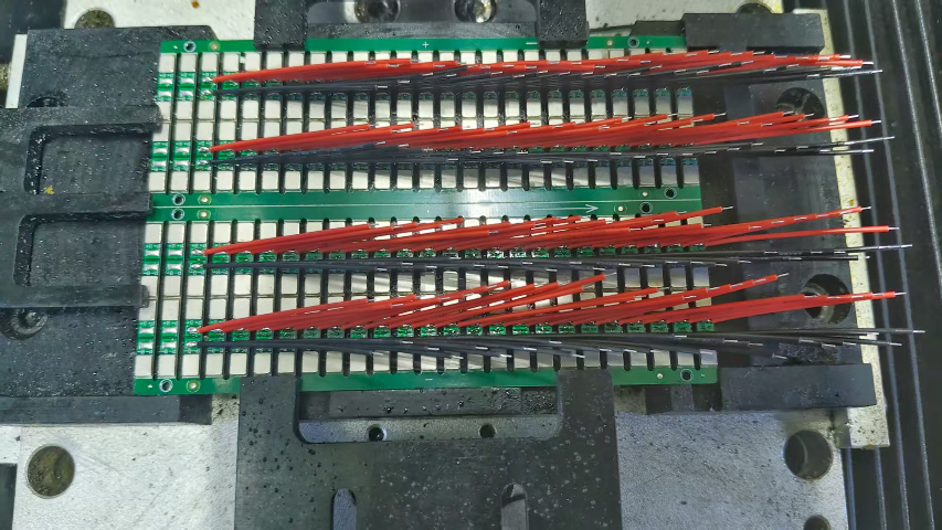 穩(wěn)定的PCB板焊線機(jī)價(jià)格咨詢 創(chuàng)新服務(wù) 深圳市鴻興智能裝備供應(yīng)