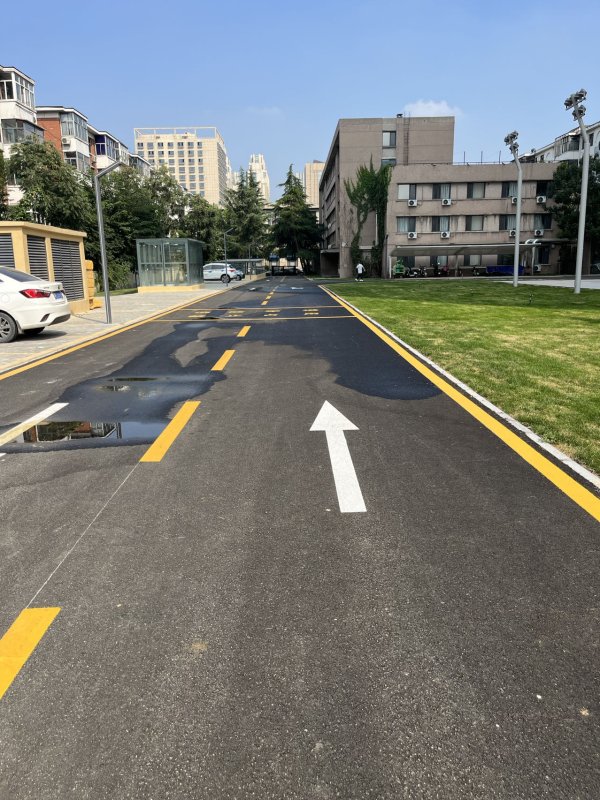 小區(qū)道路劃線(xiàn)
