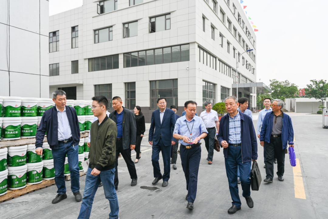 晨光集團中禾科技 — 江蘇省建材行業協會理事長一行蒞臨參觀