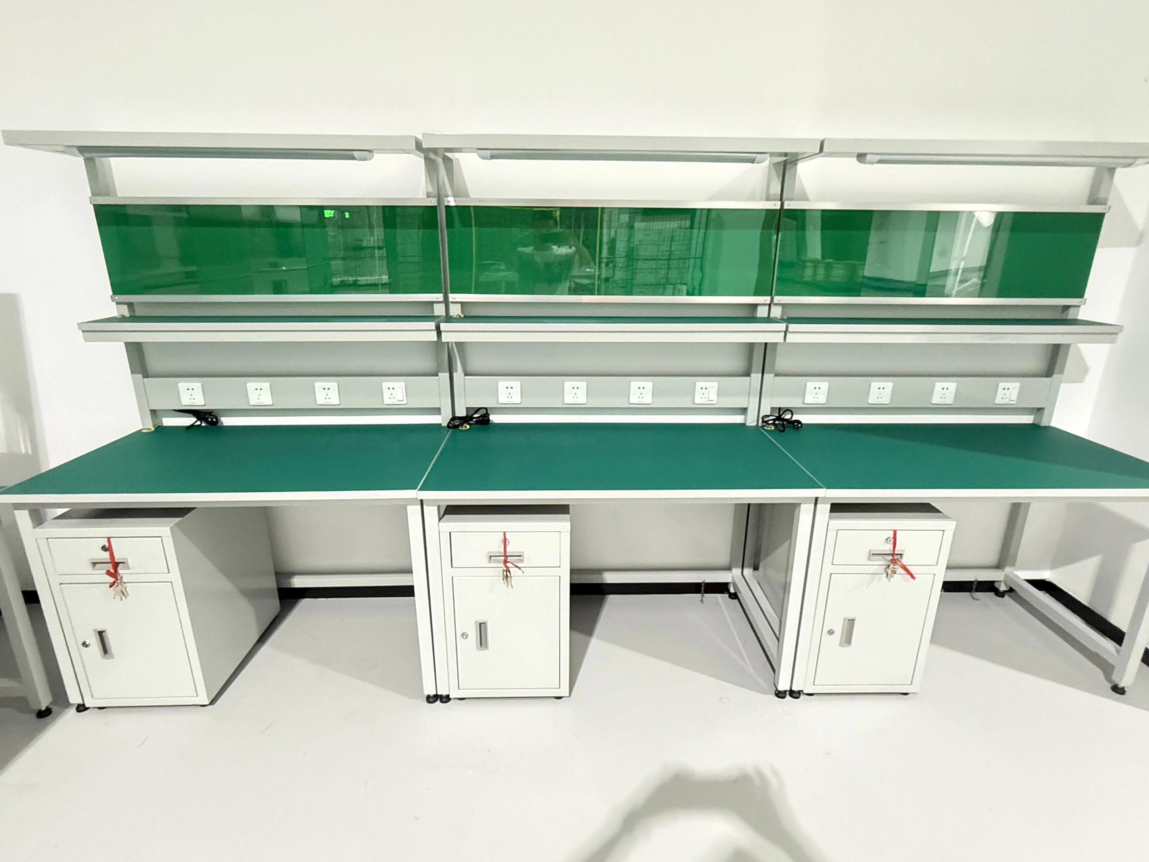 工作臺為何受青睞？一文揭秘其設(shè)計 “玄機”