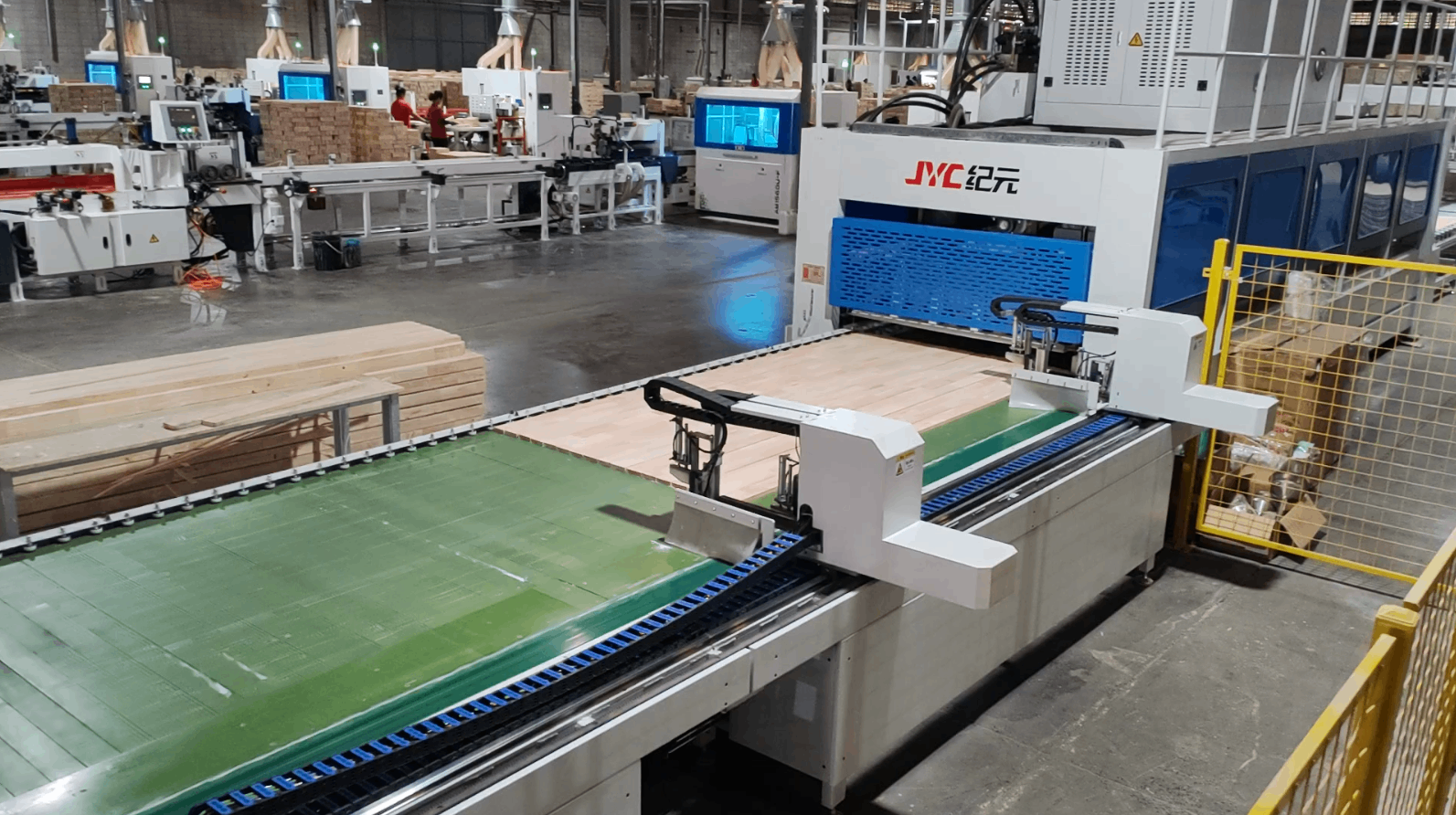 泰國(guó)客戶(hù)-應(yīng)用現(xiàn)場(chǎng)-全自動(dòng)高頻拼板機(jī)