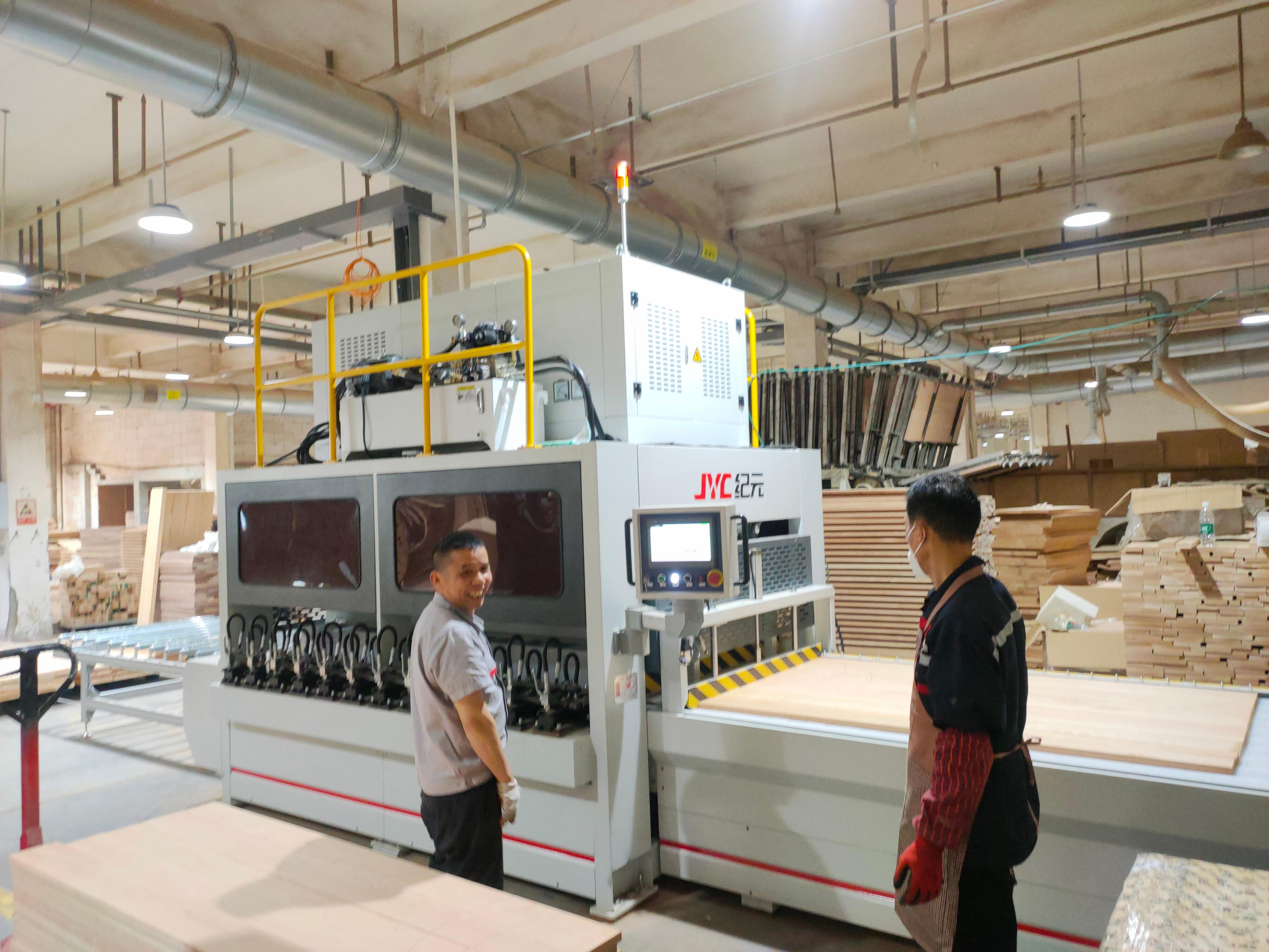 温州客户-应用现场-高频拼板机