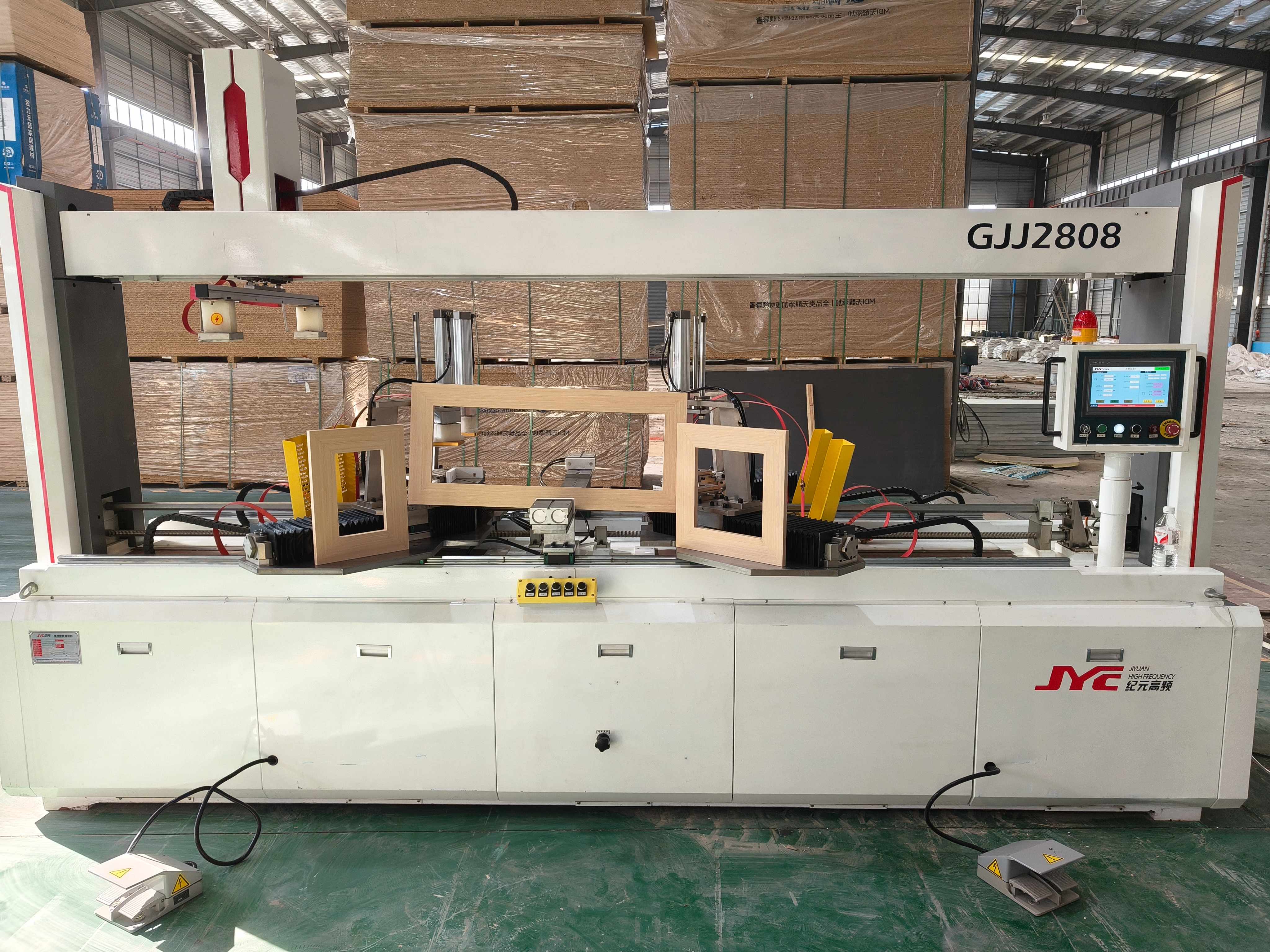 湖南客戶-應(yīng)用現(xiàn)場(chǎng)-高頻組框機(jī)