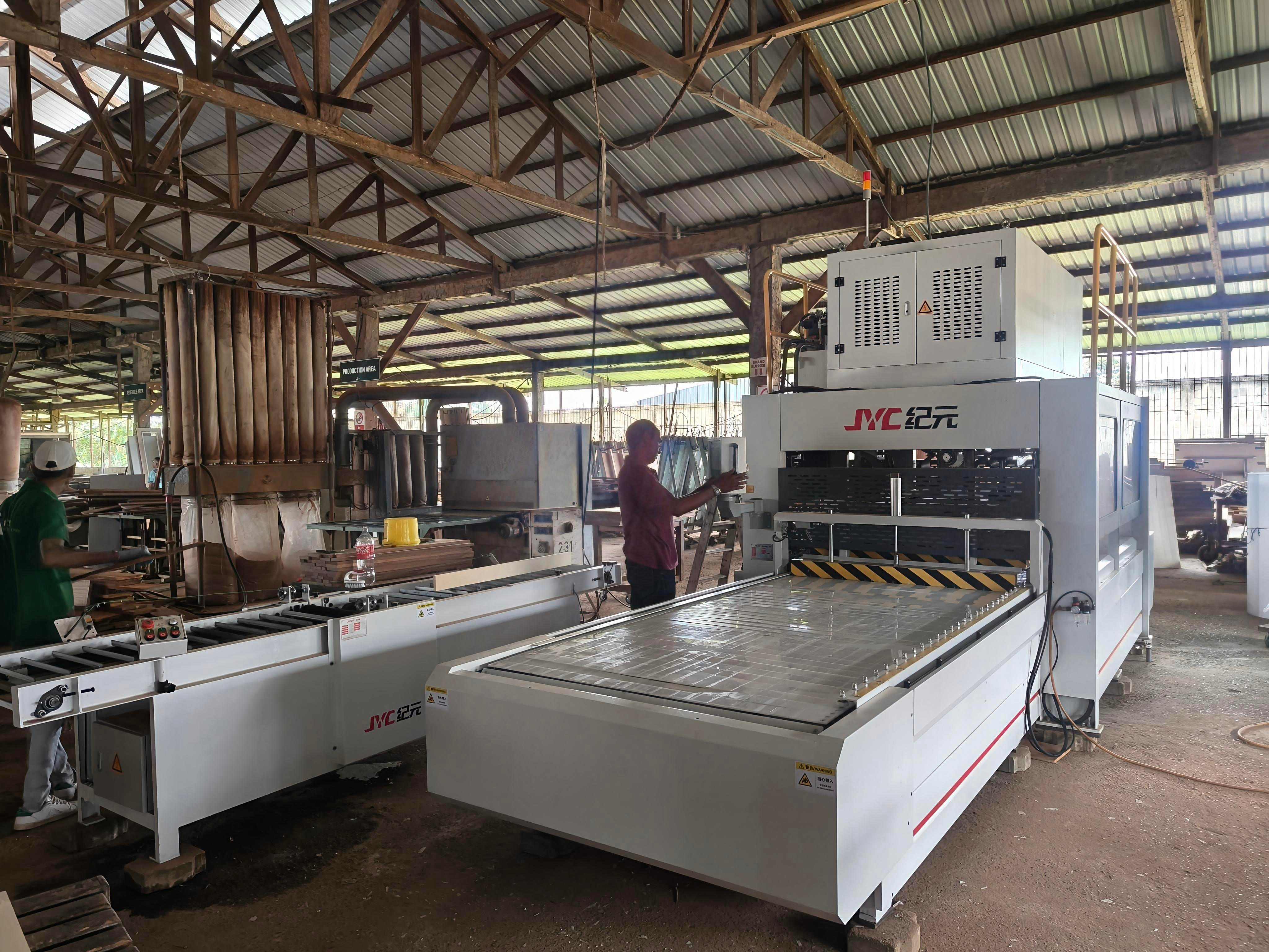 告別拼板開裂、錯位！紀元高頻拼板機讓木材拼接更靠譜