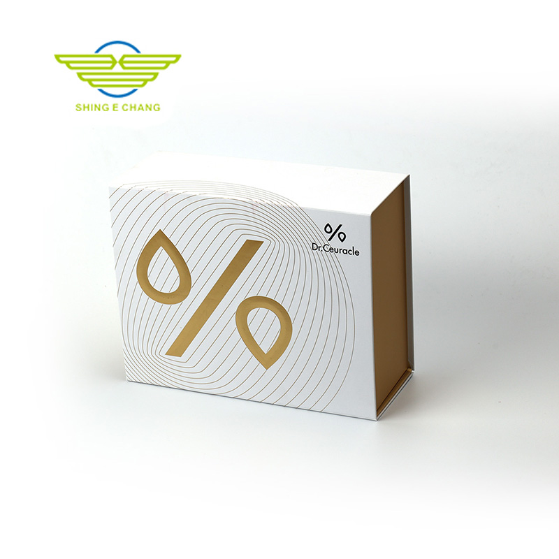 精致簡約禮盒 金色燙金 文創小物 & 青年市集佳器