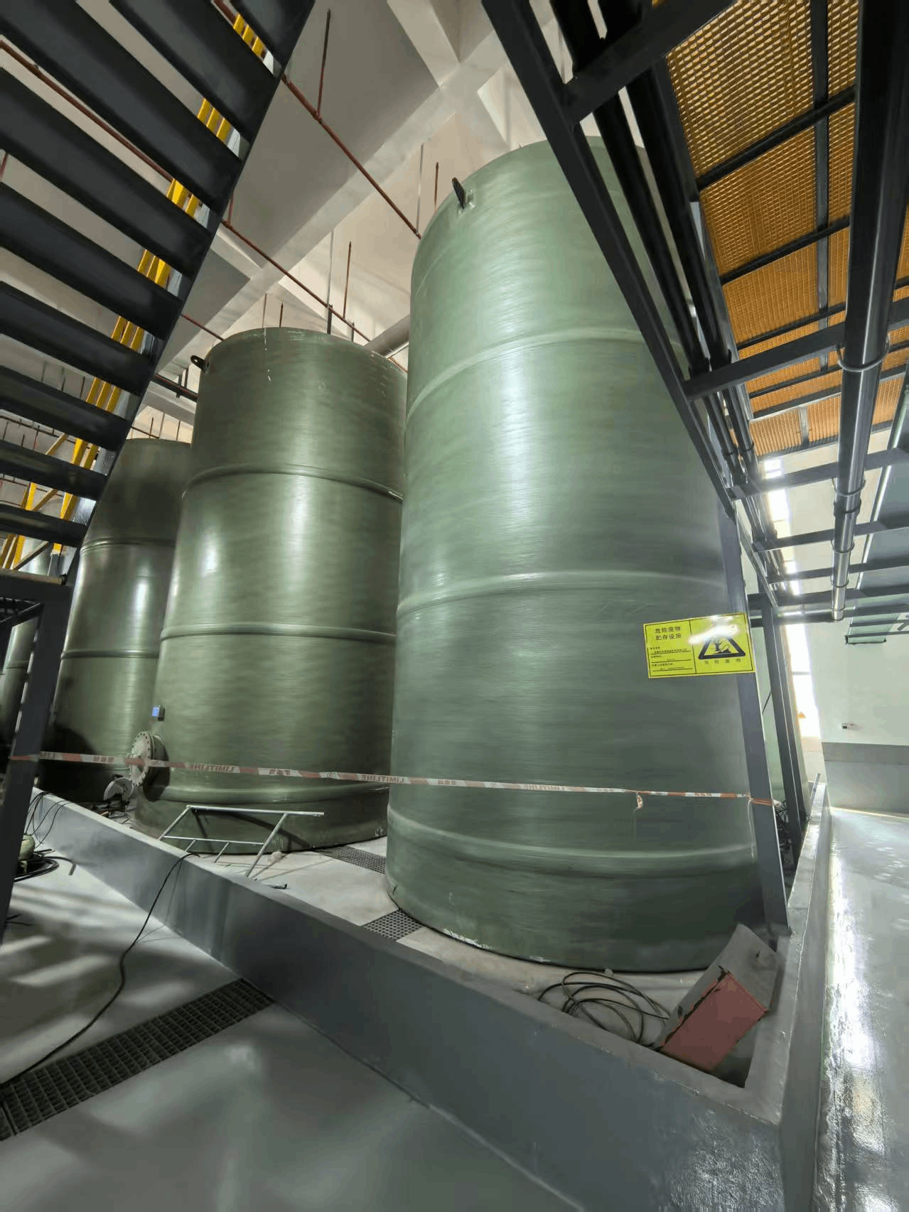 上海富晨系列產品之應用-危廢化學品玻璃鋼設備篇