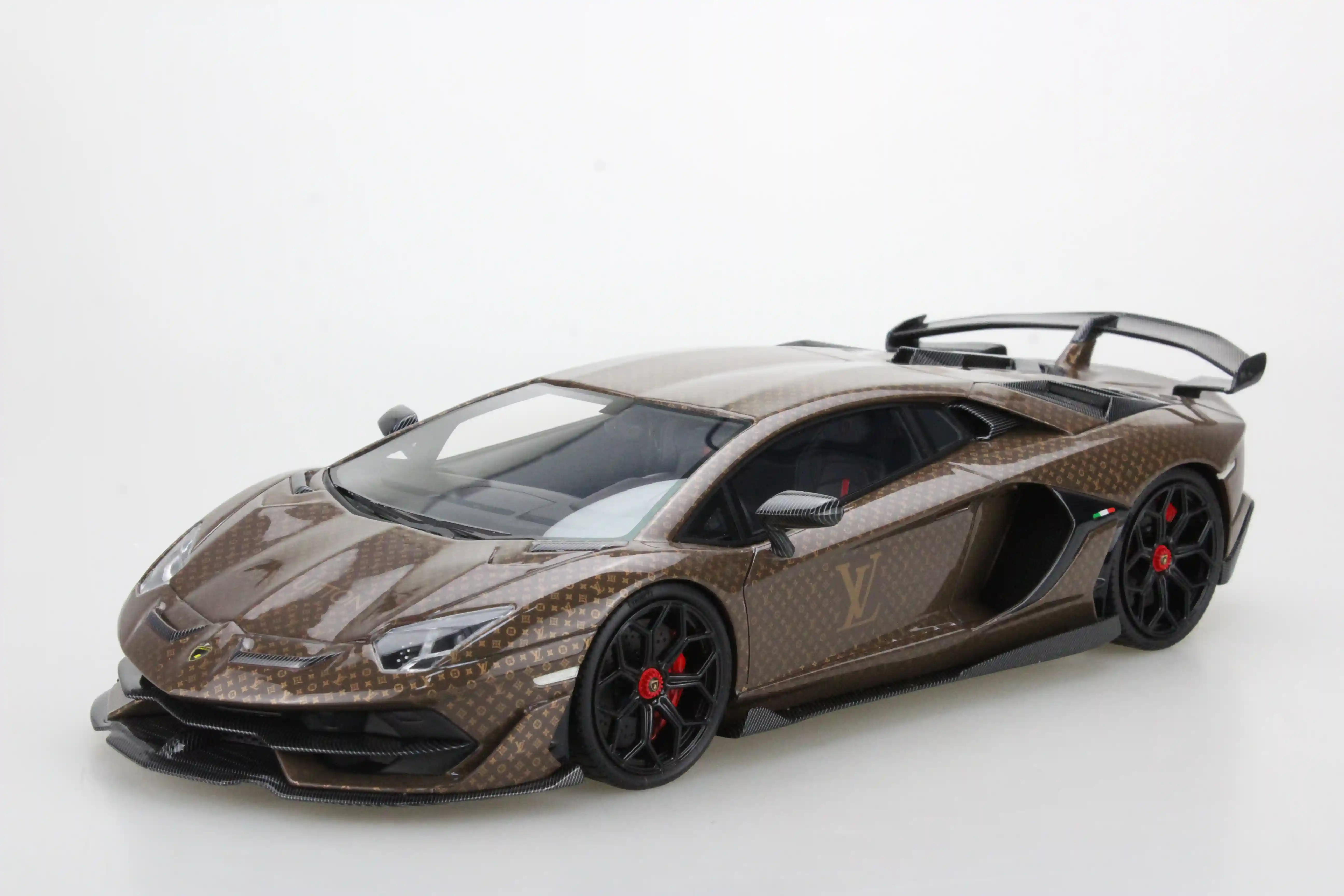 Lamborghini Aventador SVJ resin model car
