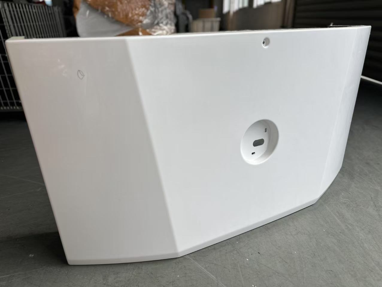 無(wú)人駕駛車(chē)前臉下外飾