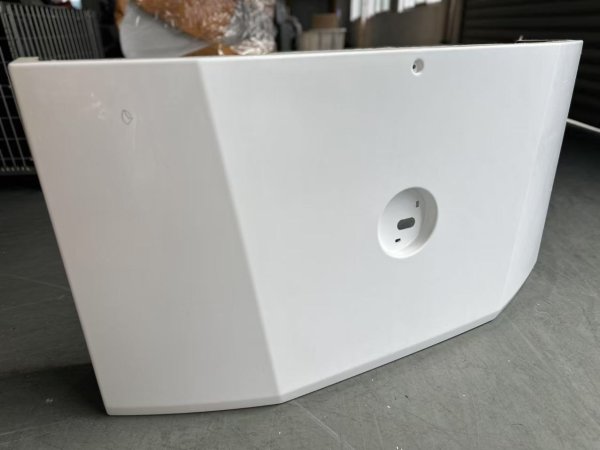 無(wú)人駕駛車(chē)前臉下外飾