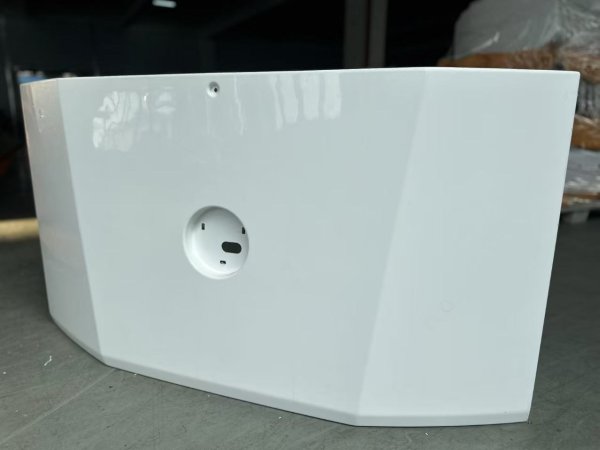 無(wú)人駕駛車(chē)前臉下外飾
