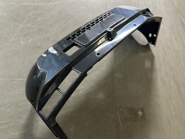 無人駕駛車前保險杠