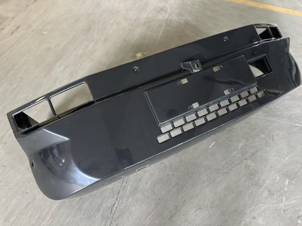 無人駕駛車前保險杠