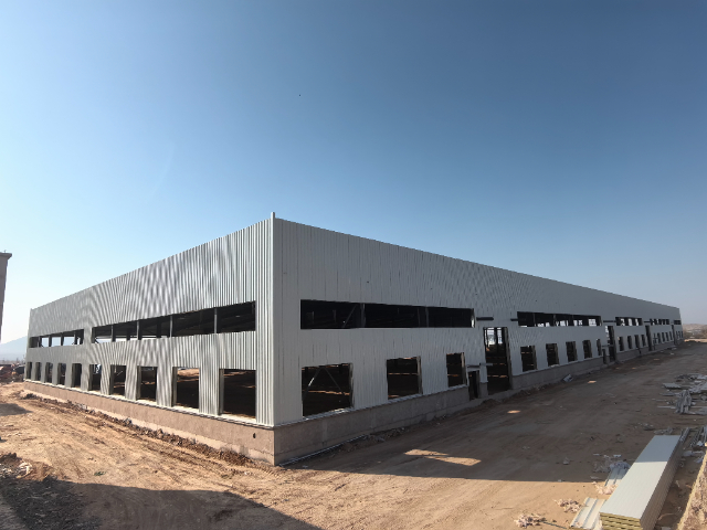 內(nèi)蒙古生產(chǎn)箱型柱定做價(jià)格 推薦咨詢 赤峰神洲彩板鋼構(gòu)供應(yīng)