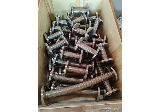 浙江碳鋼襯四氟管道混合器 無錫市佳瑞特防腐設(shè)備供應(yīng)