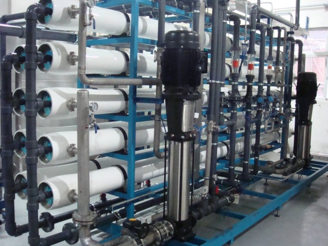 黑龙江易操作反渗透设备,反渗透设备