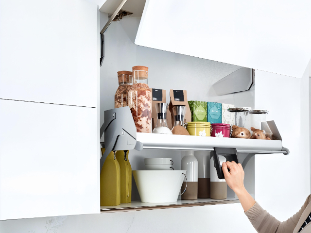 湖南現(xiàn)代酒柜定制 武漢柏騰新材料科技供應(yīng);